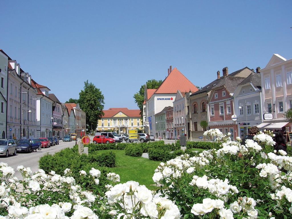 Gasthof Kreuzmayr Hotel Eferding Exterior photo